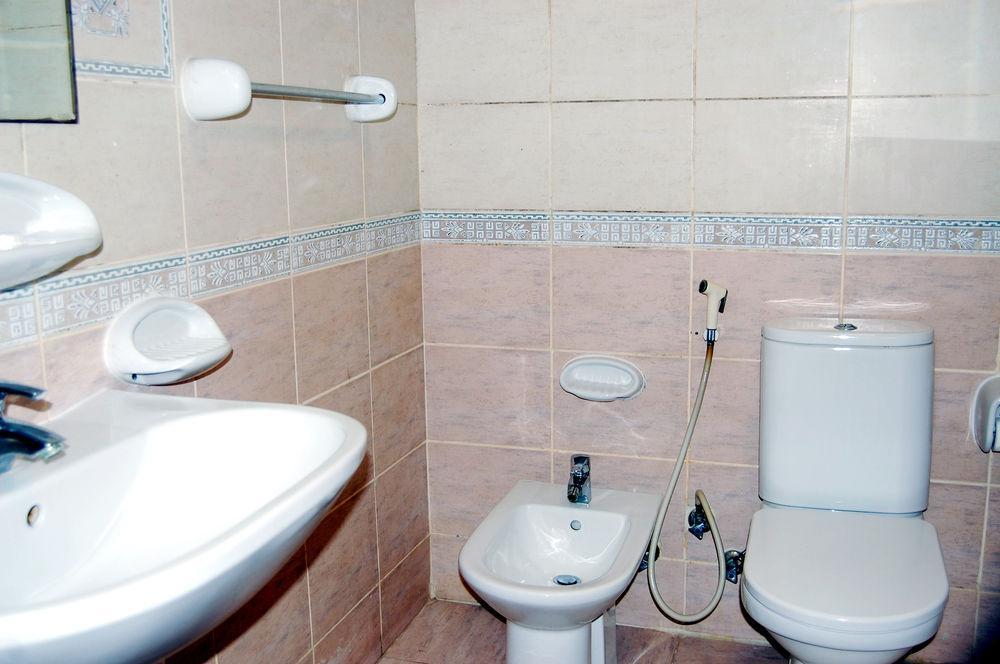 Al Ferdous Hotel Apartment Charjah Extérieur photo
