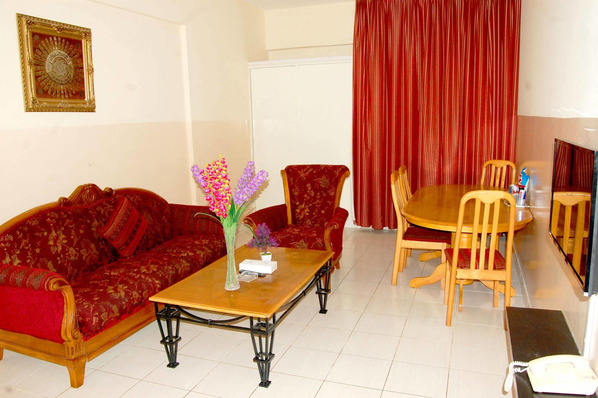 Al Ferdous Hotel Apartment Charjah Extérieur photo