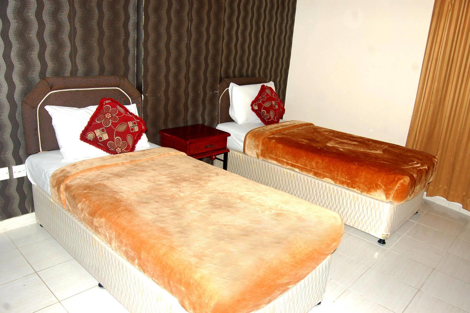 Al Ferdous Hotel Apartment Charjah Extérieur photo