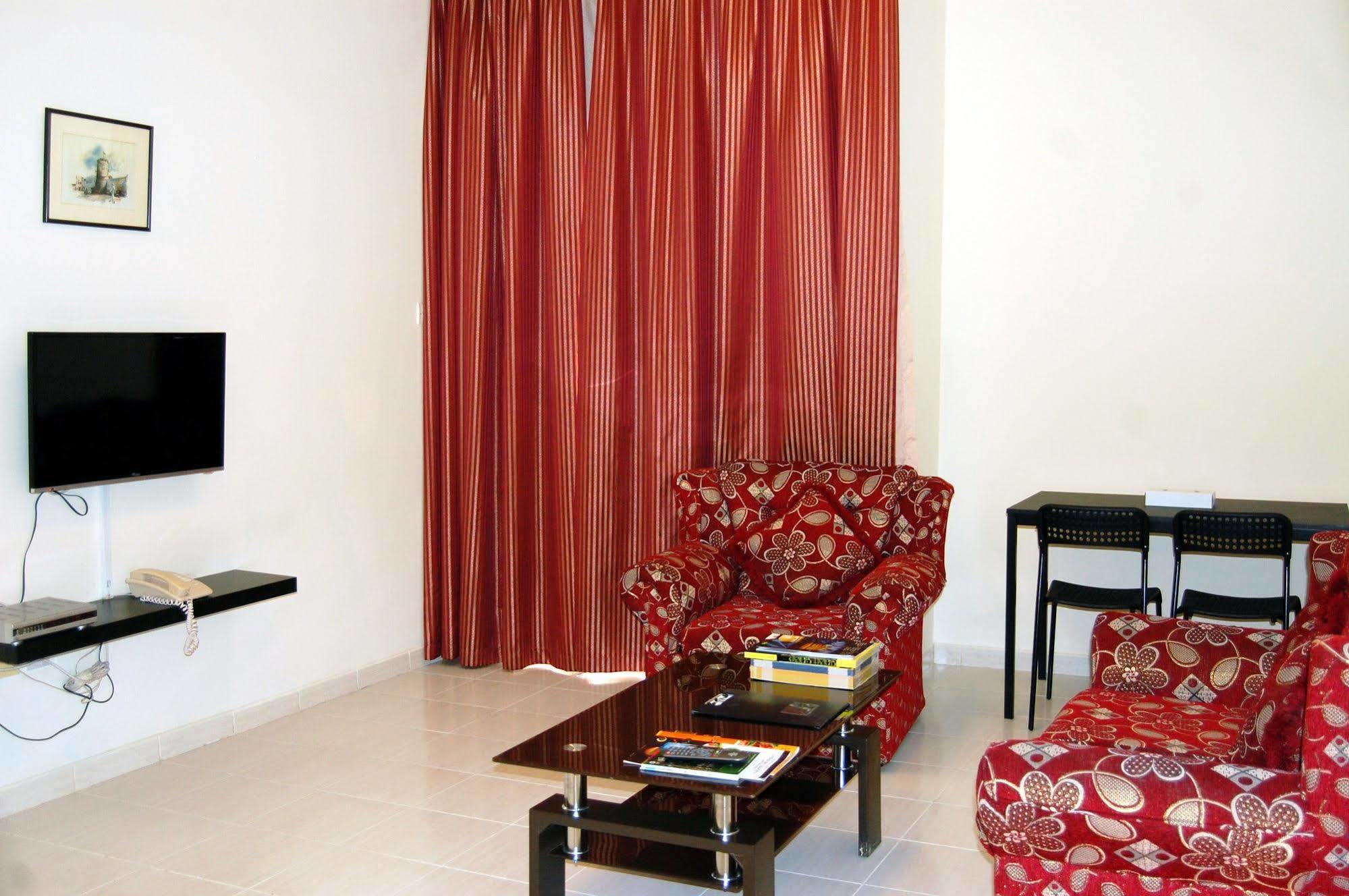 Al Ferdous Hotel Apartment Charjah Extérieur photo