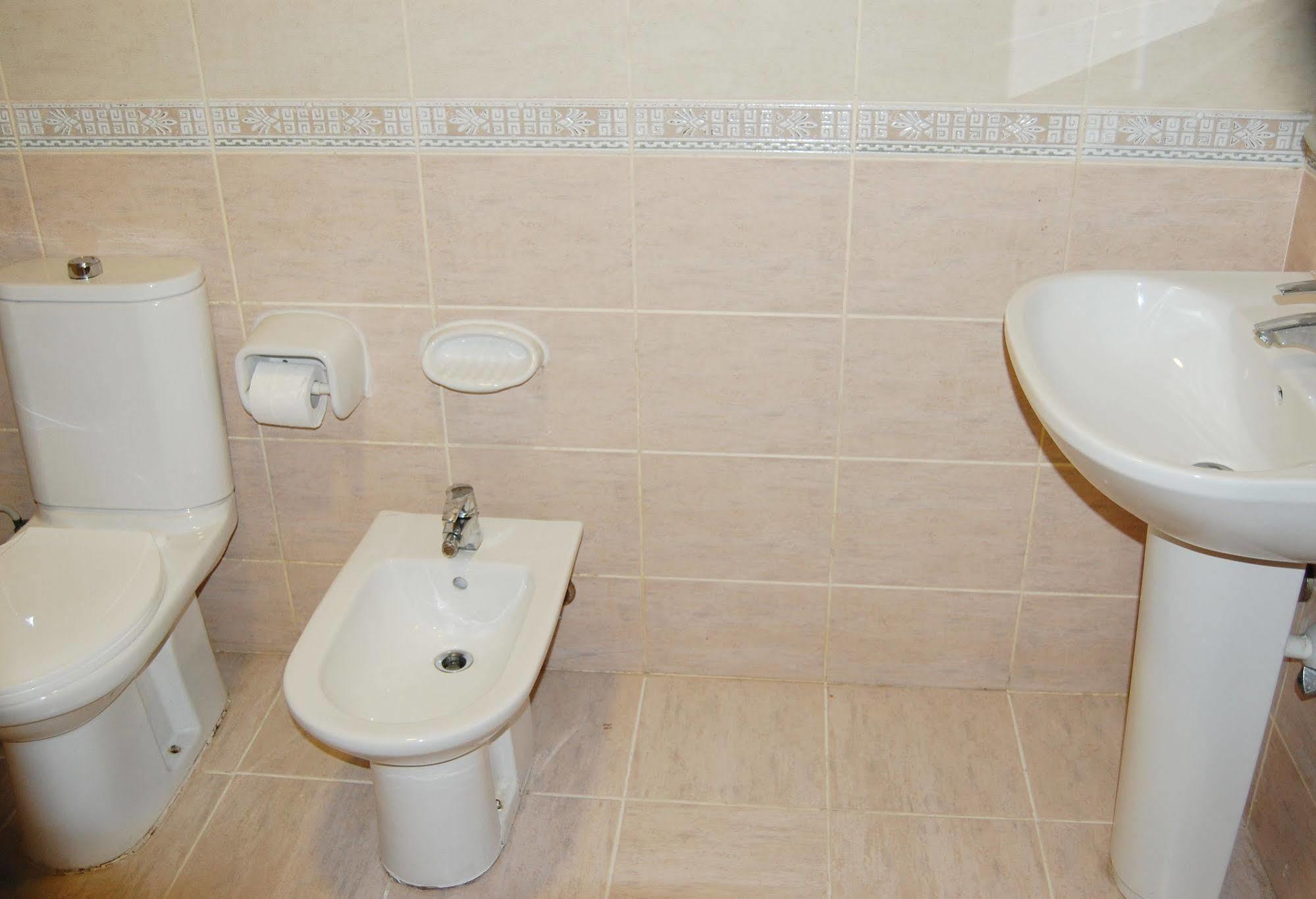 Al Ferdous Hotel Apartment Charjah Extérieur photo