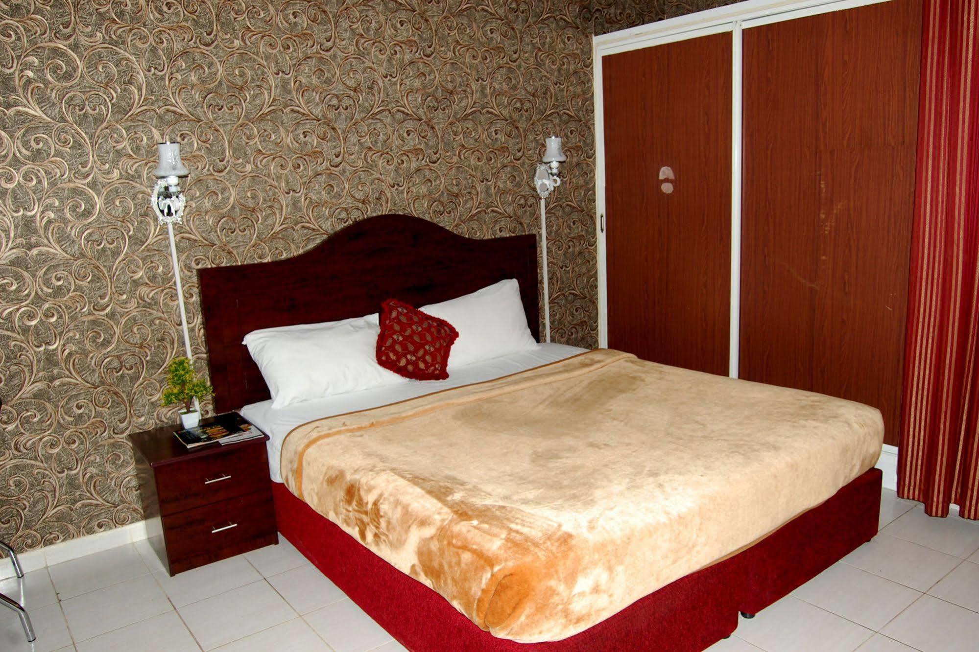Al Ferdous Hotel Apartment Charjah Extérieur photo