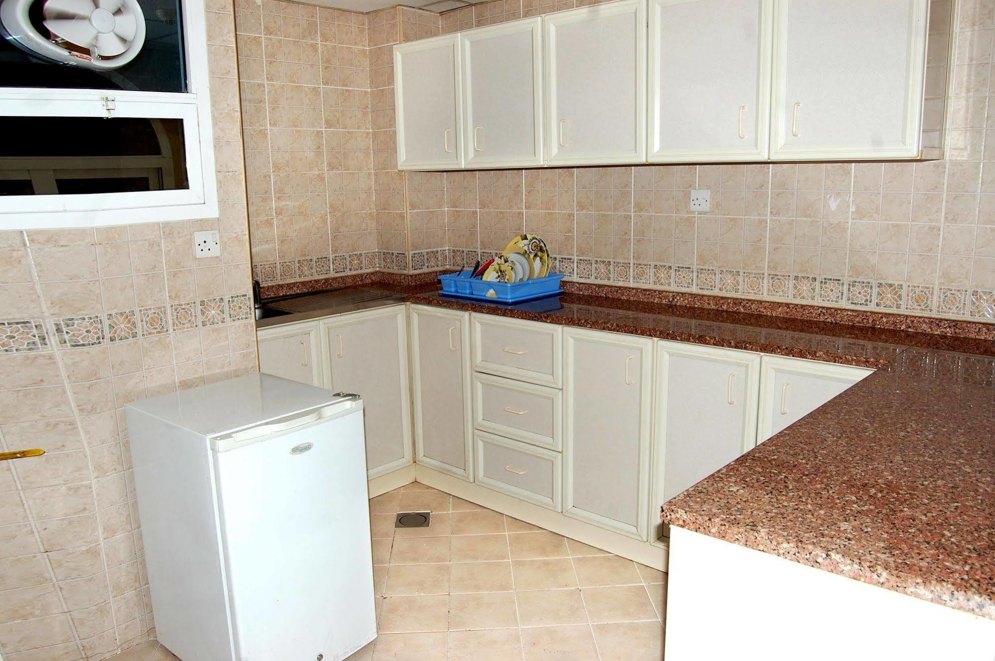 Al Ferdous Hotel Apartment Charjah Extérieur photo