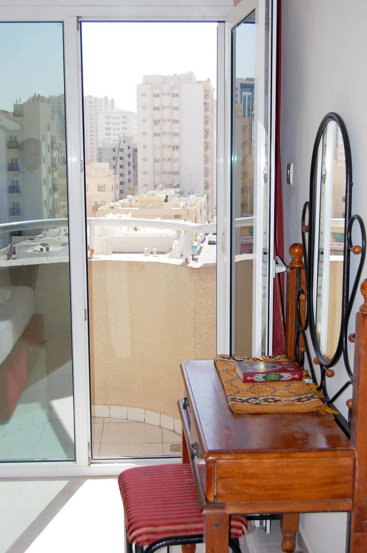 Al Ferdous Hotel Apartment Charjah Extérieur photo